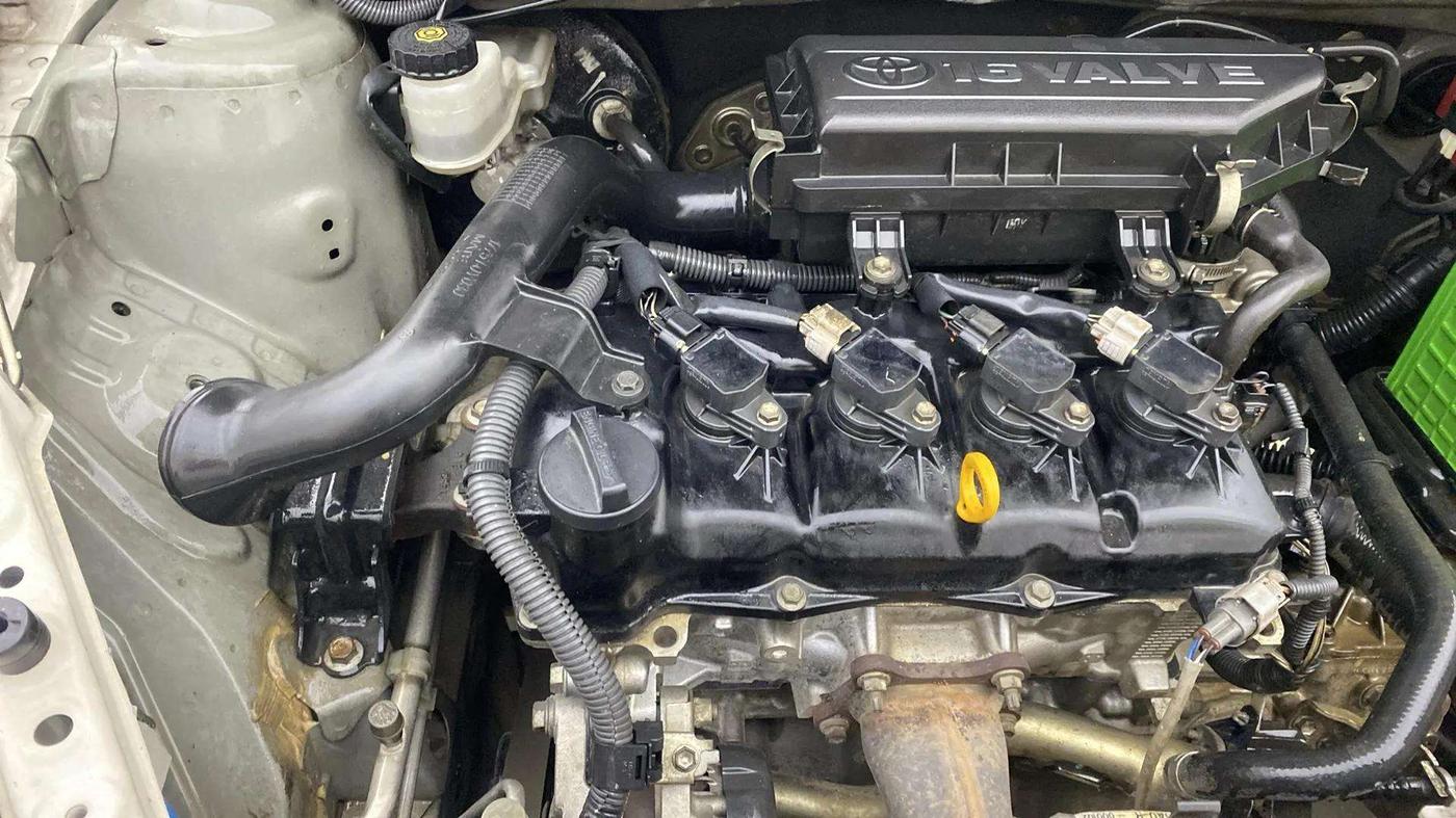 2013 Toyota Etios V, Petrol, Manual, 70,370 km, Engine View - Right
