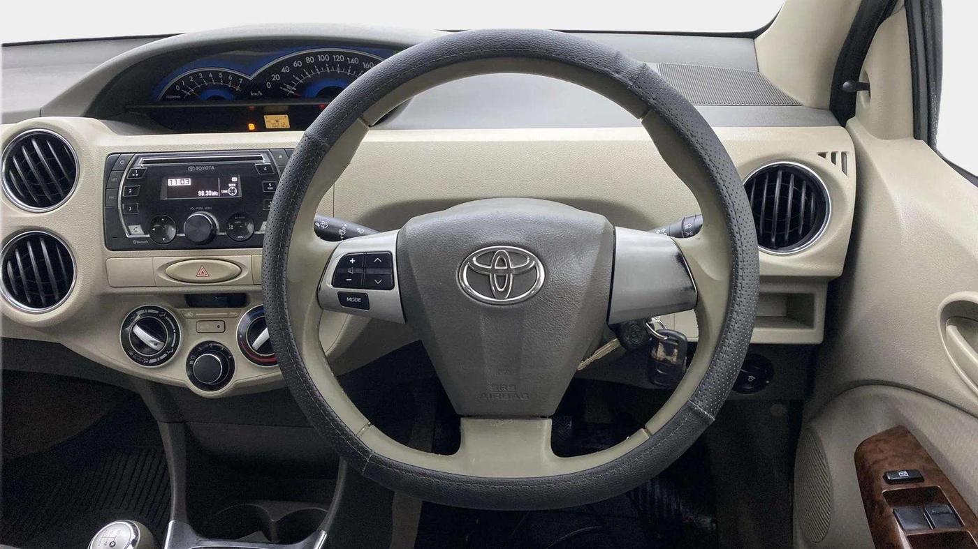 2013 Toyota Etios V, Petrol, Manual, 70,370 km, Steering Wheel Close Up