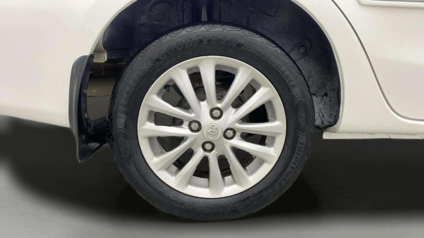 2013 Toyota Etios V, Petrol, Manual, 70,370 km, Right Rear Wheel