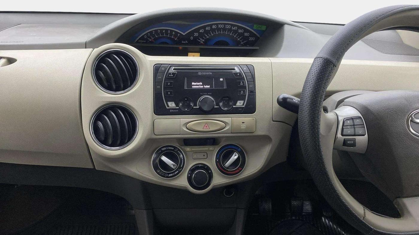 2013 Toyota Etios V, Petrol, Manual, 70,370 km, Air Conditioner