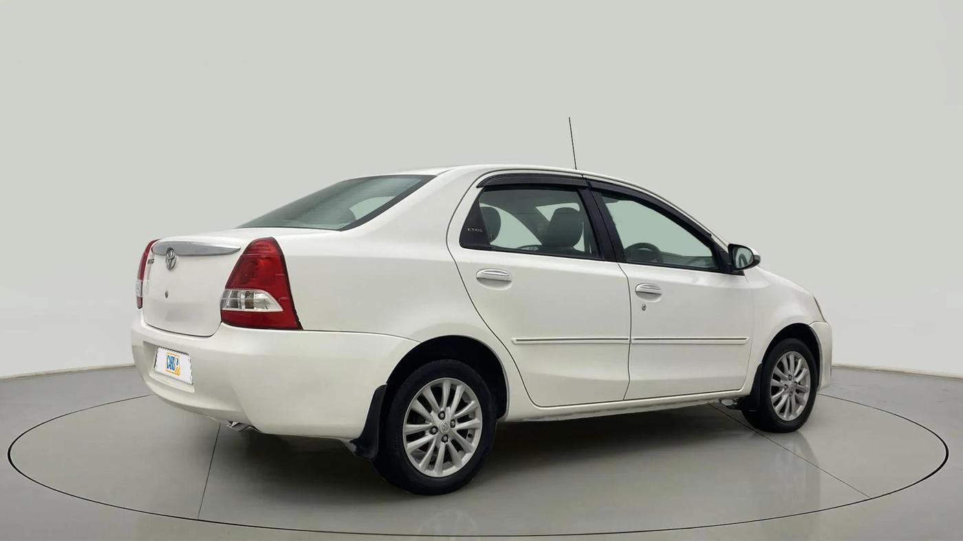 2013 Toyota Etios V, Petrol, Manual, 70,370 km, Right Back Diagonal