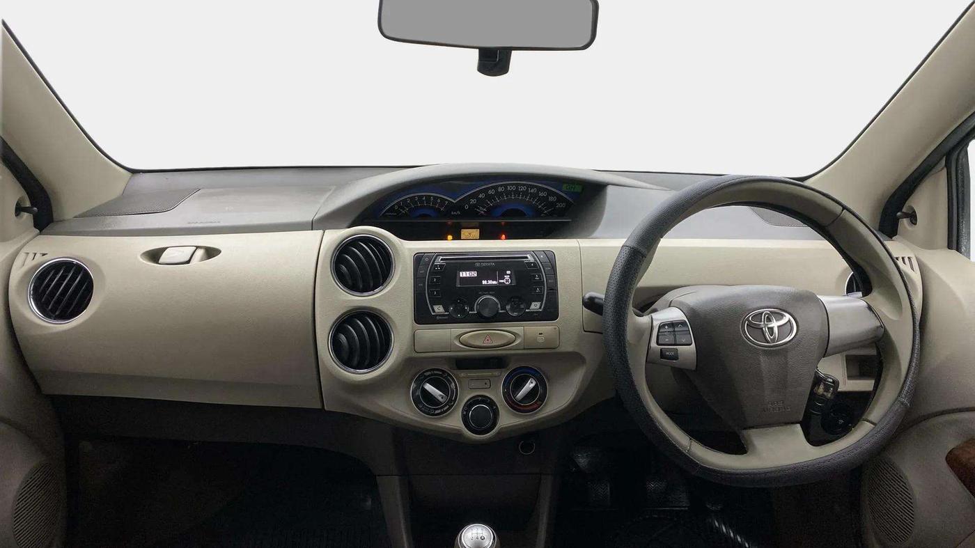 2013 Toyota Etios V, Petrol, Manual, 70,370 km, Dashboard
