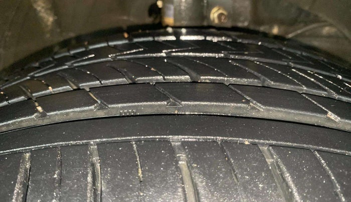 2018 Maruti Baleno ZETA PETROL 1.2, Petrol, Manual, 71,790 km, Right Front Tyre Tread