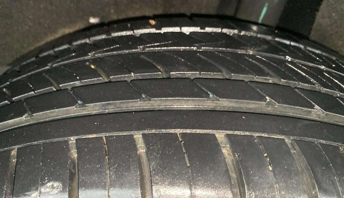 2018 Maruti Baleno ZETA PETROL 1.2, Petrol, Manual, 71,790 km, Left Rear Tyre Tread