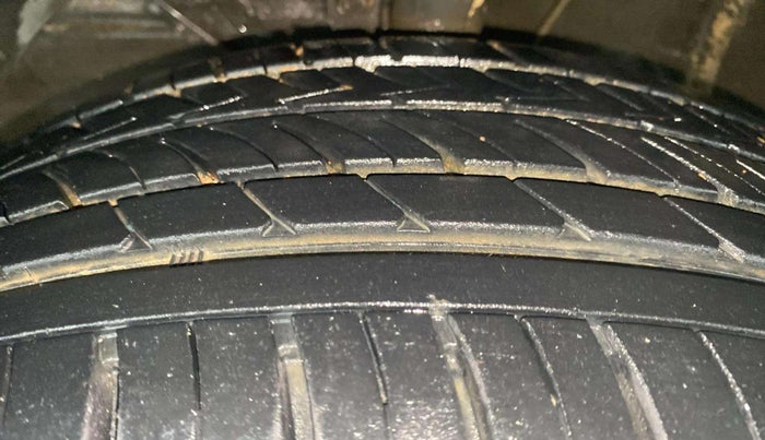 2018 Maruti Baleno ZETA PETROL 1.2, Petrol, Manual, 71,790 km, Left Front Tyre Tread