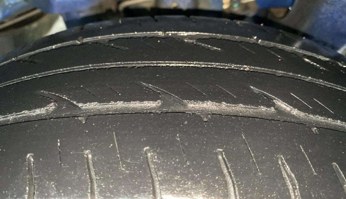 2013 Hyundai Eon ERA +, Petrol, Manual, 56,064 km, Left Rear Tyre Tread
