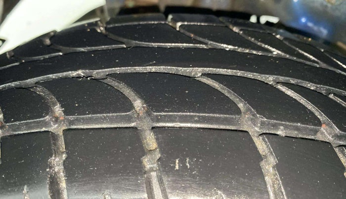2013 Hyundai Eon ERA +, Petrol, Manual, 56,064 km, Right Rear Tyre Tread
