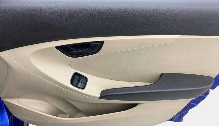 2013 Hyundai Eon ERA +, Petrol, Manual, 56,064 km, Driver Side Door Panels Control