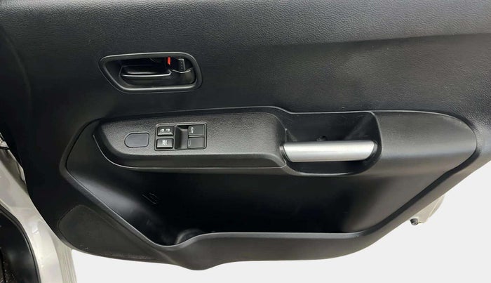 2022 Maruti IGNIS SIGMA 1.2, Petrol, Manual, 59,086 km, Driver Side Door Panels Control