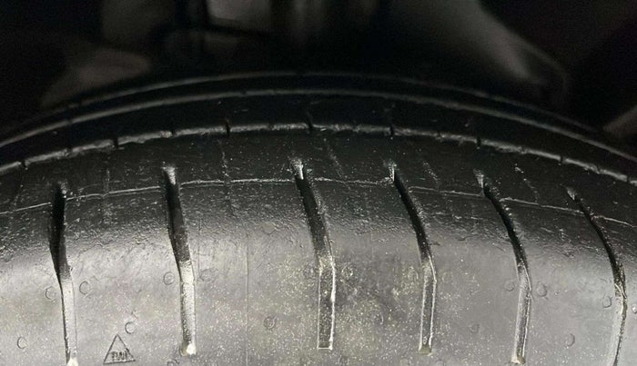 2016 Ford Ecosport TITANIUM 1.5L PETROL AT, Petrol, Automatic, 59,959 km, Right Front Tyre Tread