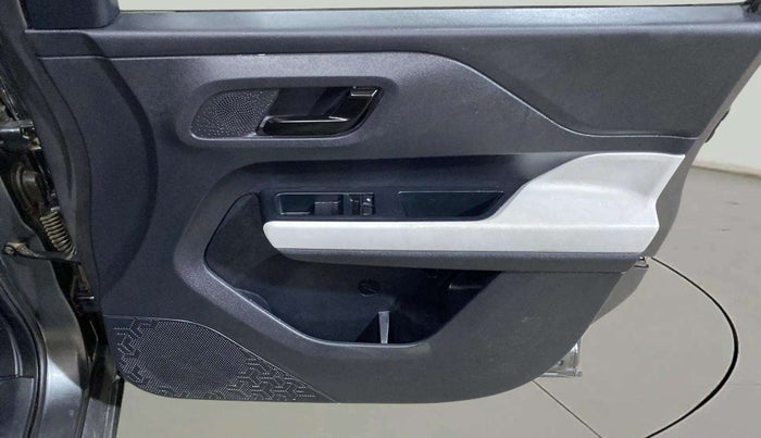 2023 Tata PUNCH PURE MT, Petrol, Manual, 4,616 km, Driver Side Door Panels Control
