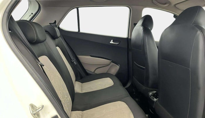 2015 Hyundai Grand i10 ASTA 1.2 KAPPA VTVT, CNG, Manual, 86,132 km, Right Side Rear Door Cabin
