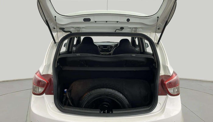 2015 Hyundai Grand i10 ASTA 1.2 KAPPA VTVT, CNG, Manual, 86,132 km, Boot Inside
