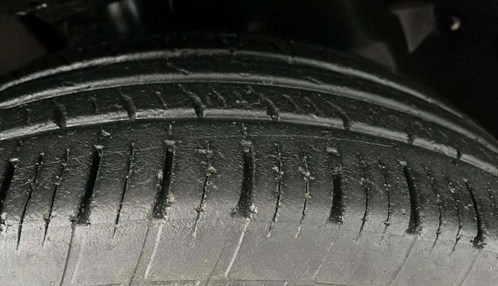 2021 Tata Harrier XT 2.0L KRYOTEC, Diesel, Manual, 50,375 km, Right Front Tyre Tread