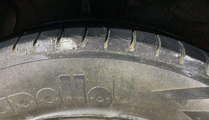 2018 Hyundai Xcent E+, CNG, Manual, 94,924 km, Right Rear Tyre Tread