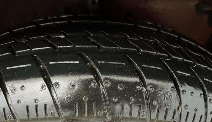 2014 Maruti Celerio ZXI, Petrol, Manual, 35,697 km, Right Front Tyre Tread