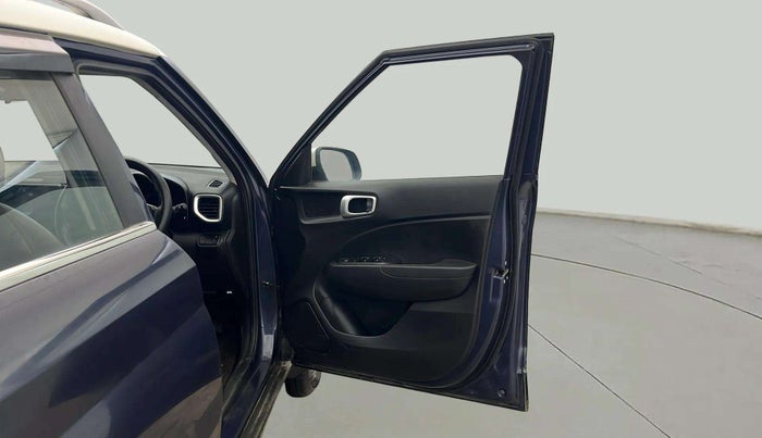 2020 Hyundai VENUE S 1.2, Petrol, Manual, 19,127 km, RHS Front Door
