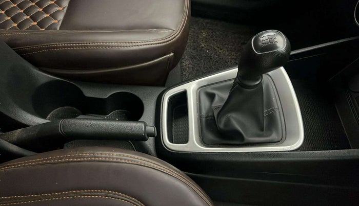 2020 Hyundai VENUE S 1.2, Petrol, Manual, 19,127 km, Gear Lever