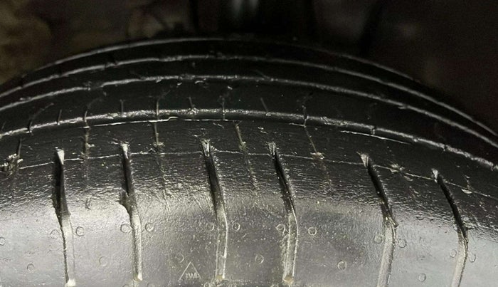 2020 Hyundai VENUE S 1.2, Petrol, Manual, 19,127 km, Left Front Tyre Tread