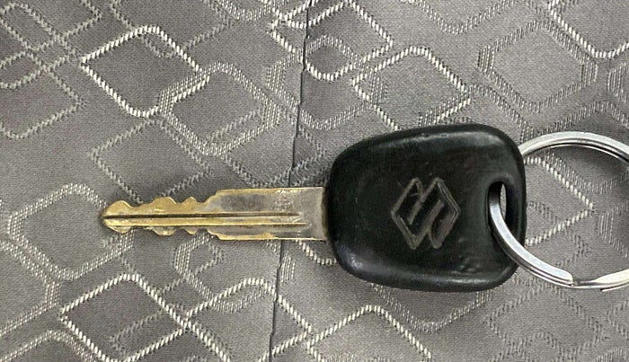 2019 Maruti Alto 800 LXI, CNG, Manual, 61,023 km, Key Close Up