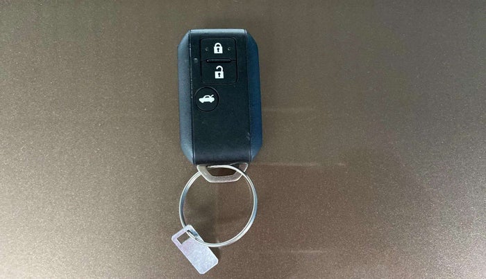 2018 Maruti Dzire ZXI PLUS, Petrol, Manual, 71,646 km, Key Close Up