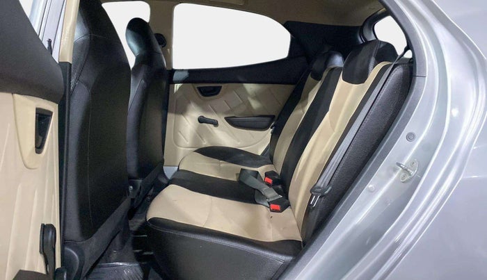 2015 Hyundai Eon D-LITE+, Petrol, Manual, 23,186 km, Right Side Rear Door Cabin