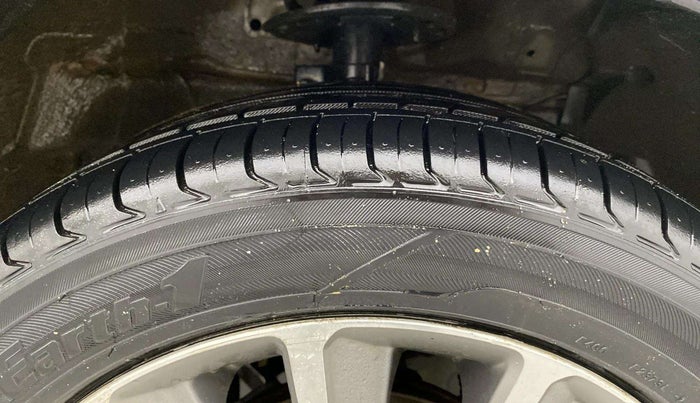 2018 Maruti Ciaz ALPHA 1.5 SHVS PETROL, Petrol, Manual, 63,662 km, Right Front Tyre Tread
