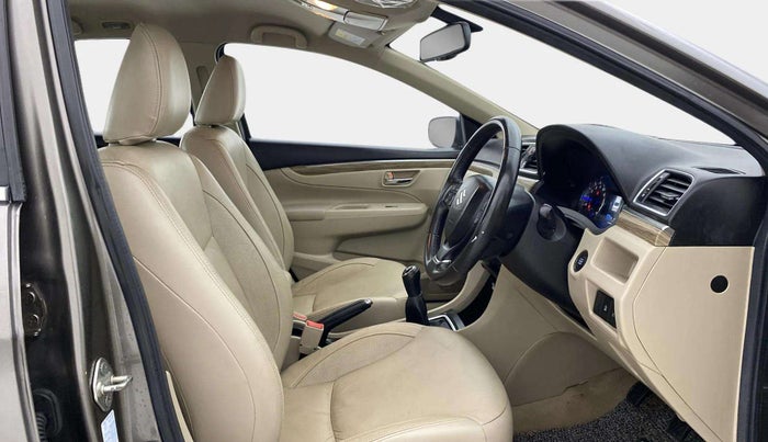 2018 Maruti Ciaz ALPHA 1.5 SHVS PETROL, Petrol, Manual, 63,662 km, Right Side Front Door Cabin