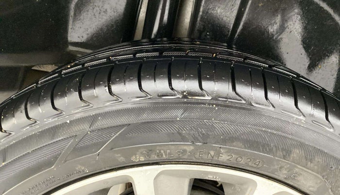2018 Maruti Ciaz ALPHA 1.5 SHVS PETROL, Petrol, Manual, 63,662 km, Right Rear Tyre Tread