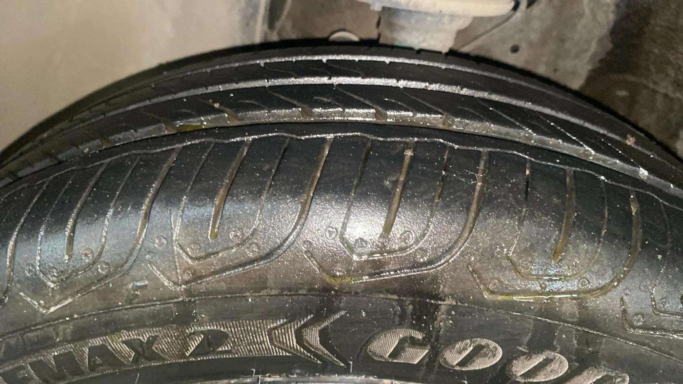 2021 Maruti IGNIS ZETA 1.2 AMT, Petrol, Automatic, 16,241 km, Left Front Tyre Tread