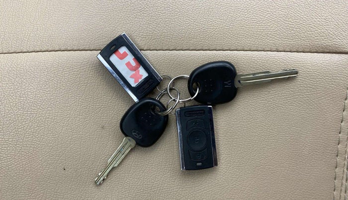 2017 Hyundai Eon ERA +, Petrol, Manual, 19,067 km, Key Close Up