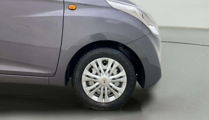 2017 Hyundai Eon ERA +, Petrol, Manual, 19,067 km, Right Front Wheel