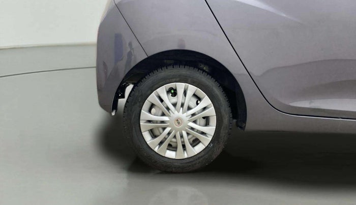 2017 Hyundai Eon ERA +, Petrol, Manual, 19,067 km, Right Rear Wheel