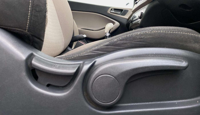 2016 Hyundai Elite i20 ASTA 1.2 (O), Petrol, Manual, 54,603 km, Driver Side Adjustment Panel