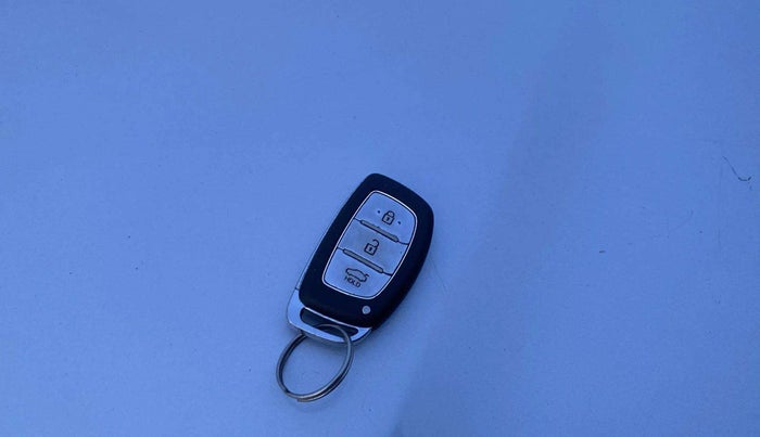 2016 Hyundai Elite i20 ASTA 1.2 (O), Petrol, Manual, 54,603 km, Key Close Up