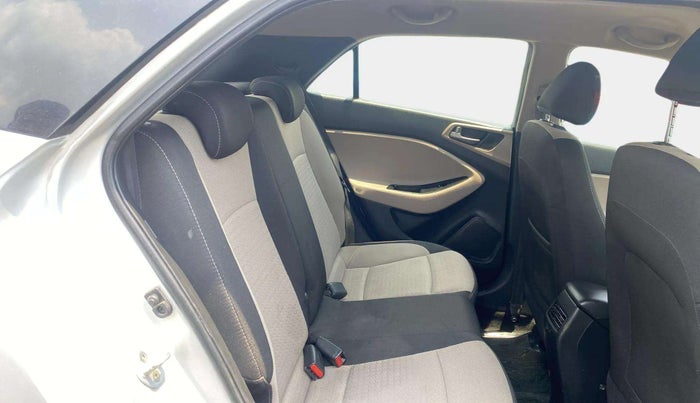 2016 Hyundai Elite i20 ASTA 1.2 (O), Petrol, Manual, 54,603 km, Right Side Rear Door Cabin