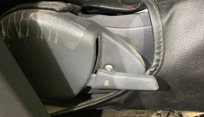 2017 Maruti Alto 800 LXI, Petrol, Manual, 13,097 km, Driver Side Adjustment Panel