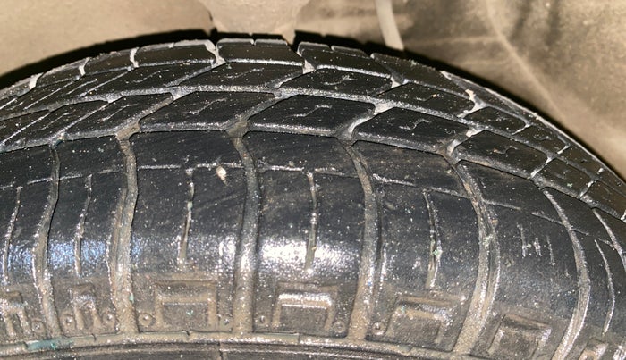 2017 Maruti Alto 800 LXI, Petrol, Manual, 13,097 km, Left Front Tyre Tread