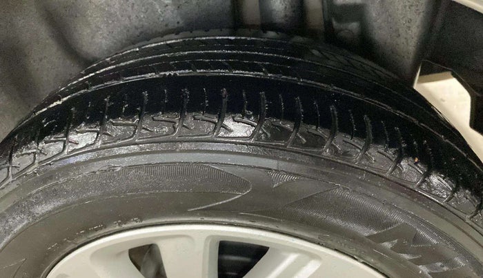 2015 Maruti Swift Dzire ZXI, Petrol, Manual, 66,895 km, Right Rear Tyre Tread