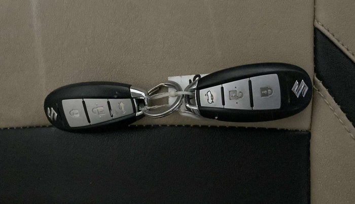2015 Maruti Swift Dzire ZXI, Petrol, Manual, 66,895 km, Key Close Up