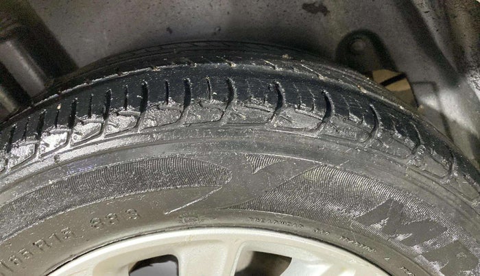 2015 Maruti Swift Dzire ZXI, Petrol, Manual, 66,895 km, Left Front Tyre Tread