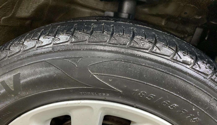 2015 Maruti Swift Dzire ZXI, Petrol, Manual, 66,895 km, Right Front Tyre Tread