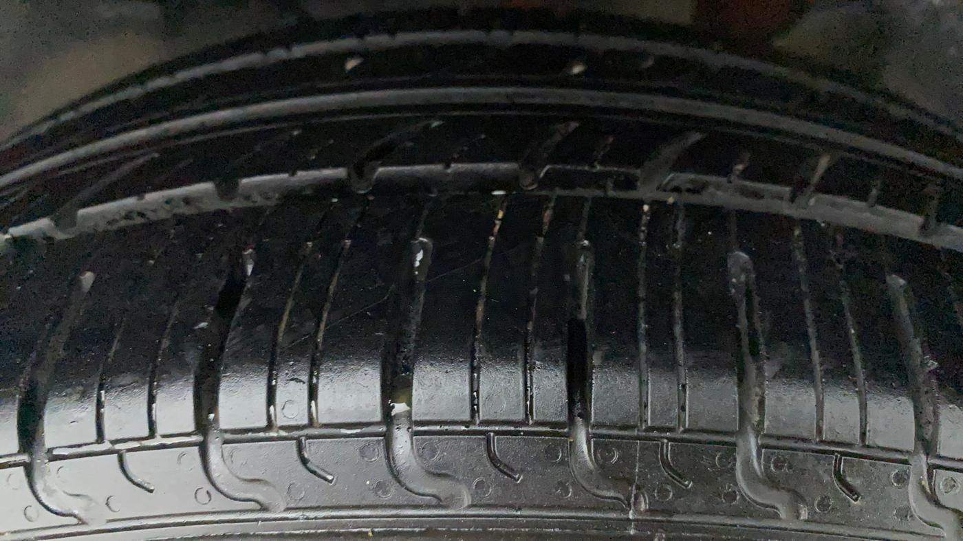 2018 Maruti Swift ZXI PLUS, Petrol, Manual, 93,938 km, Left Rear Tyre Tread