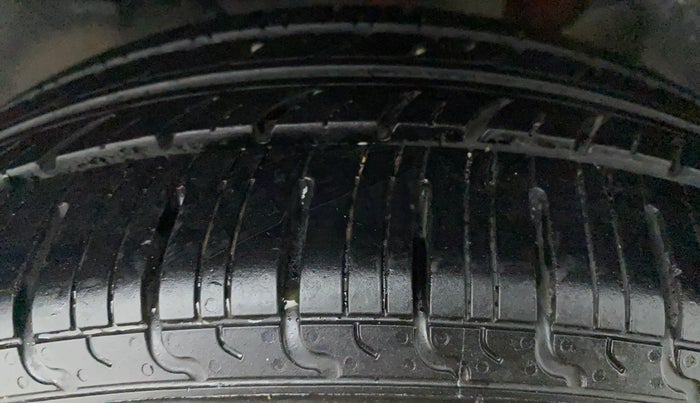 2018 Maruti Swift ZXI PLUS, Petrol, Manual, 93,938 km, Left Rear Tyre Tread