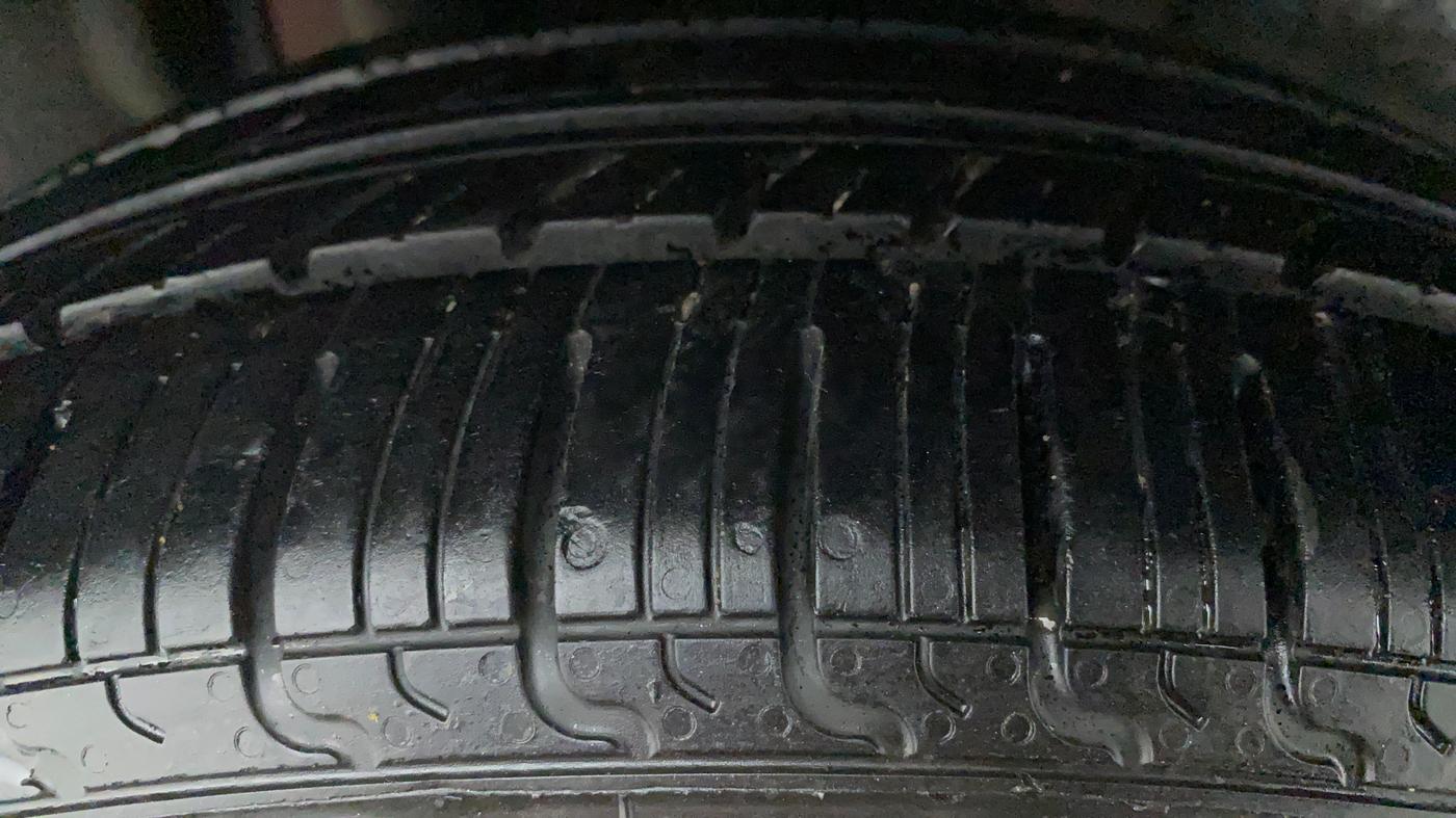 2018 Maruti Swift ZXI PLUS, Petrol, Manual, 93,938 km, Right Rear Tyre Tread