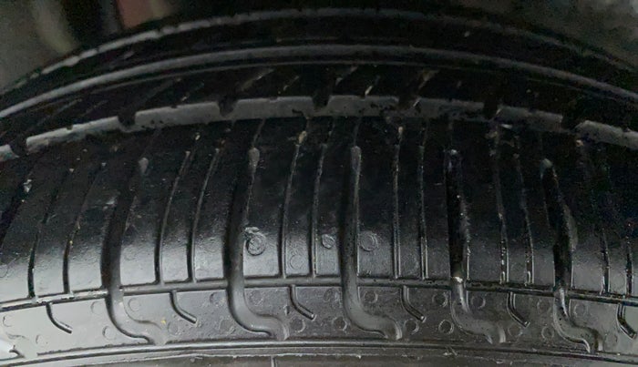 2018 Maruti Swift ZXI PLUS, Petrol, Manual, 93,938 km, Right Rear Tyre Tread