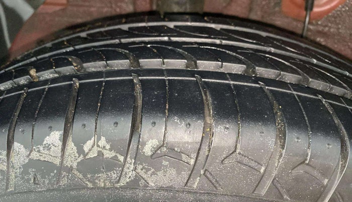 2017 Hyundai Elite i20 SPORTZ 1.2, Petrol, Manual, 1,16,918 km, Right Rear Tyre Tread