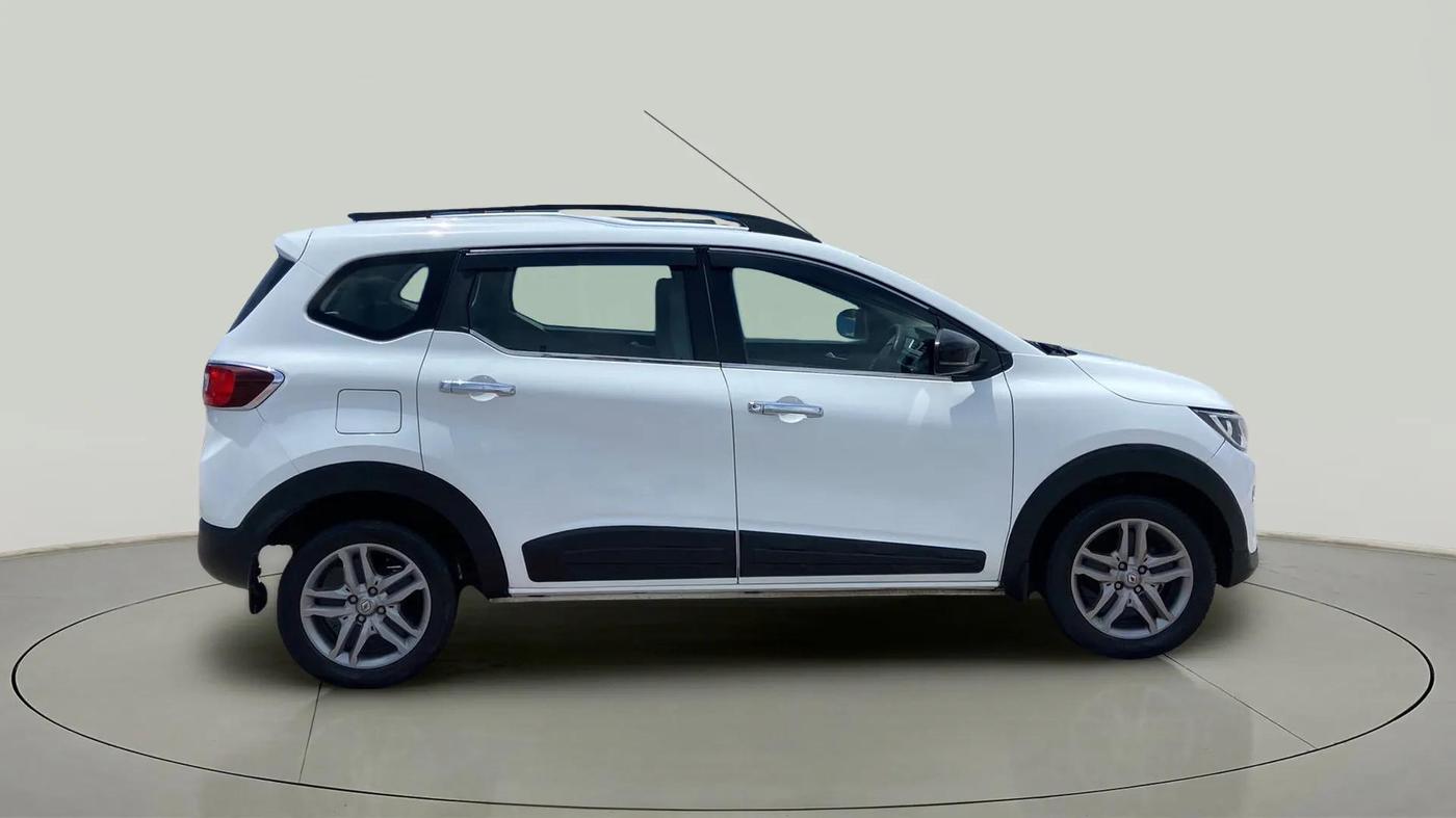2022 Renault TRIBER RXZ AMT, Petrol, Automatic, 43,335 km, Right Side View