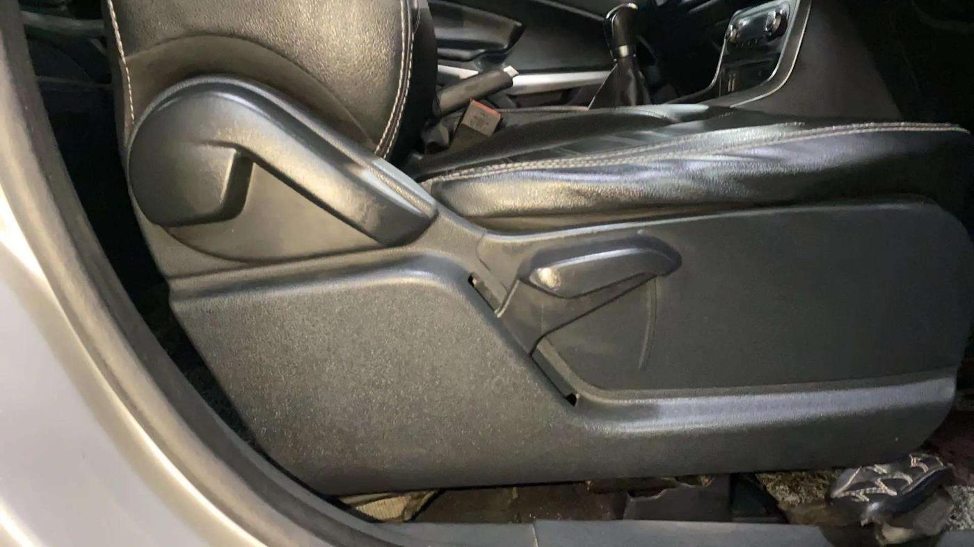 2019 Ford Ecosport TITANIUM + 1.5L DIESEL, Diesel, Manual, 1,07,615 km, Driver Side Adjustment Panel