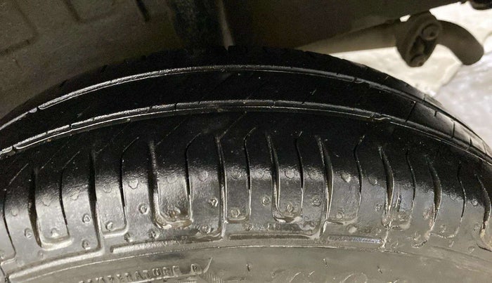2019 Renault Kwid RXL, Petrol, Manual, 82,154 km, Left Rear Tyre Tread